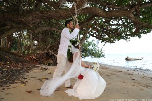 Kaneohe Beach Wedding Oahu Hawaii photos by Pasha www.BestHawaii.photos 123120160008